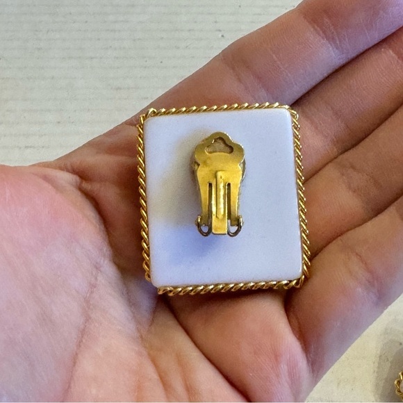 Vintage Lion Head RARE Square Shape Clip On Earrings Large Chunky Gold Tone - Picture 16 of 16